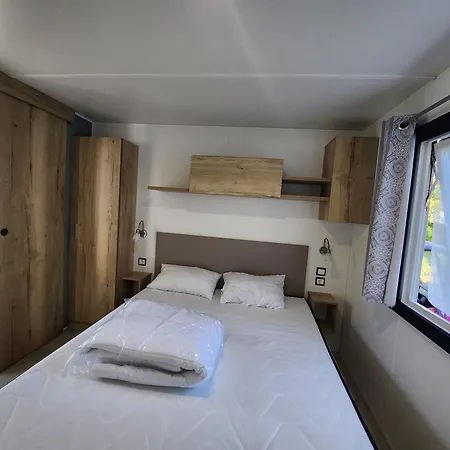 Mobil Climatise 4 Personnes * Ле-Мат